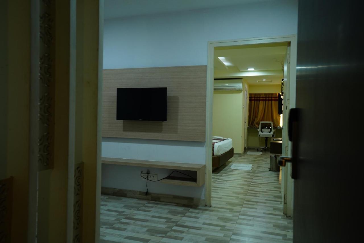 Hotel Sk Riverfront Vijayawāda Exterior foto